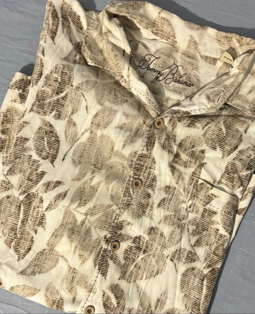 Tommy Bahama Floral 100% Silk Casual Vacation Button Up Shirt Mens L